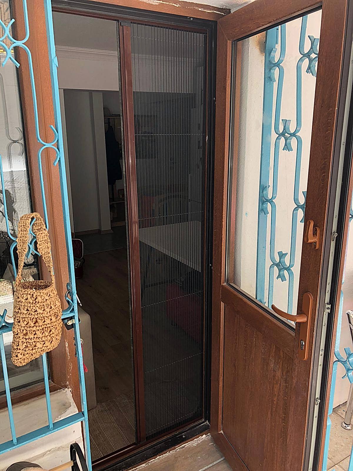 Bakı pileli kapı sinekliği modeli