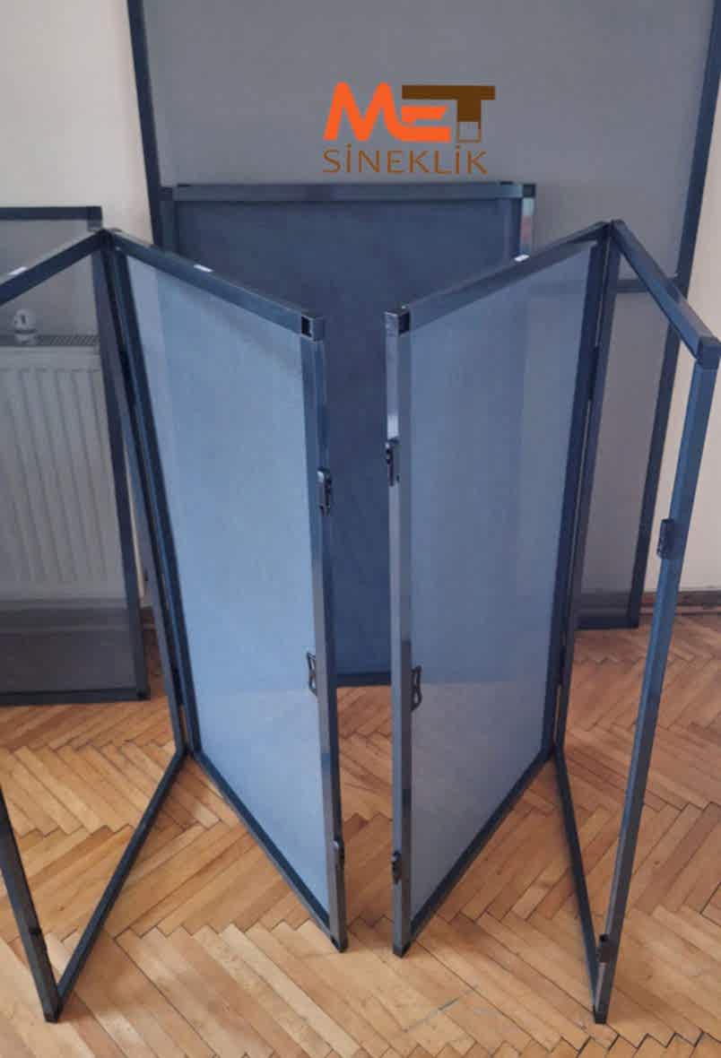Bakı Cam Balkon Sinekliği